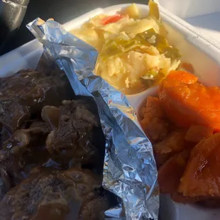 Oxtails. Cabbage and yams