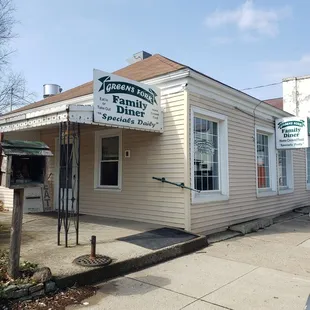 Cute little diner. #ReviewsByRL