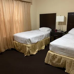 We reserved two lock off units. Description said two kings and two queens. We actually got two kings and two singles (4 total).