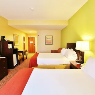 Traveling with a larger group? This room offers a pull-out sleeper sofa in addition to 2 queen size beds to give everyone added space.