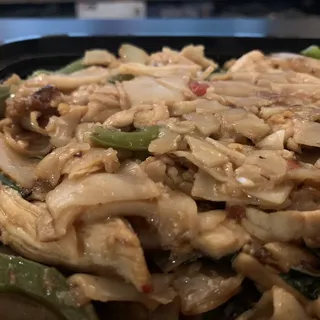 4. Drunken Noodle