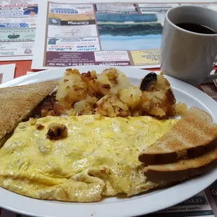 a plate of breakfast food