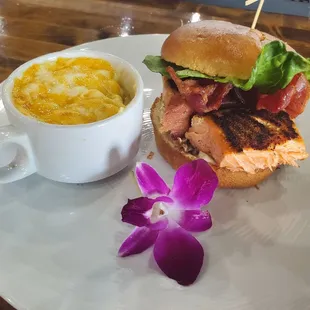The salmon BLT sandwich with the Mac &amp; Cheese side.