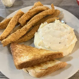 Catfish, mashed potato w gravy and Texas toast