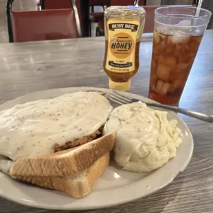 Chicken fried steak, mashed potato w gravy, Texas toast- unbelievable