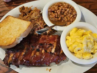 Oakwood Smokehouse & Grill