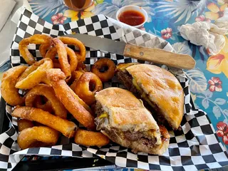 SneakyTiki Restaurant & Brewery