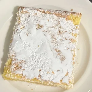 Lemon Bar $4.59        Tasted stale/day old