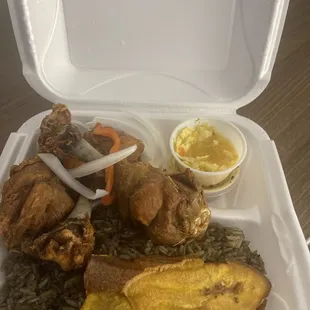 Fried Chicken complete with Black Rice and 2 Plantains