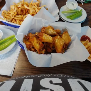 bbq chicken, poultry, chicken wings and fried chicken, chicken, chicken wings, fried chicken, food, fried chicken wings, bbq wings