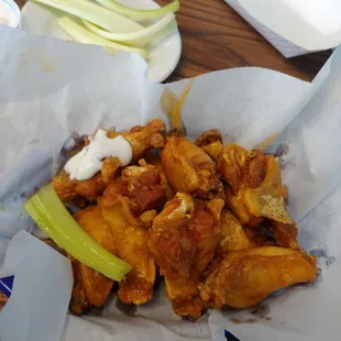 chicken wings, fried chicken wings, poultry, bbq chicken, chicken, chicken wings and fried chicken, food, bbq wings, fried chicken