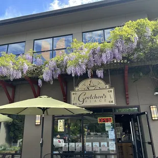 the entrance to the restaurant