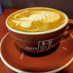 Small latté, pretty and nicely priced at $2.85!