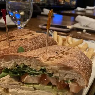 Roasted Turkey and Avocado Sandwich