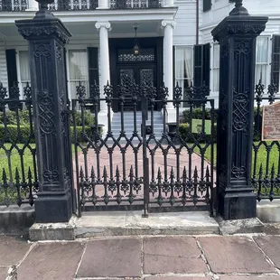 Women&apos;s guild of The New Orleans Opera House.