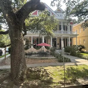 Historic homes along the tour path.