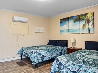 Mathis Motor Inn & RV Park