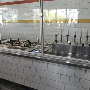 Sauces &amp; condiments station
