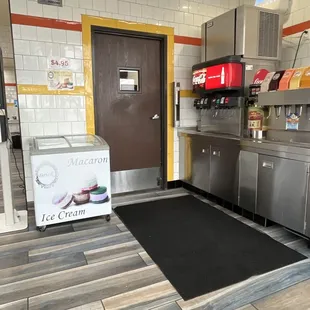 COMBO WITH FOUNTAIN DRINK COMBO WITH FOUNTAIN DRINK