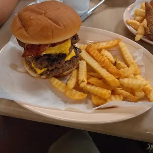 Becareful this is the burger lol