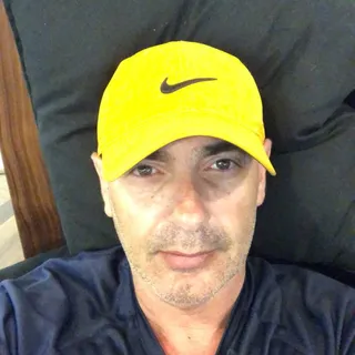 Gil B.