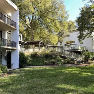 Backside of griffin hotel green wing