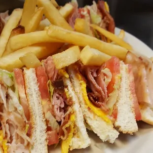 Club Sandwich with fires