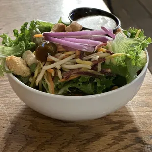 Side salad that comes with the steak tips