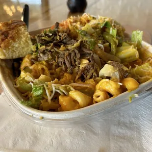 Brisket, Mac and cheese, lettuce, pico and cornbread