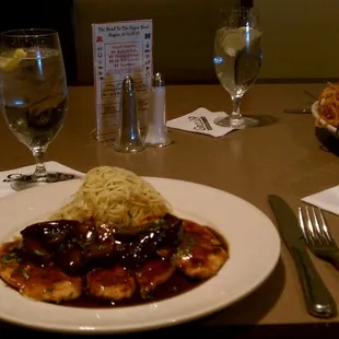 My wife ordered the Chicken Marsala, loved the big slices of portobello mushrooms.