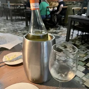 Moscato. My fav. I don't care if it is a screw top......I love some Moscato!