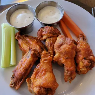 food, bbq chicken, bbq wings, poultry, chicken, fried chicken wings, fried chicken, chicken wings, chicken wings and fried chicken