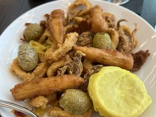 Elway’s Taproom & Grill