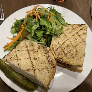 Turkey Avocado Sandwich