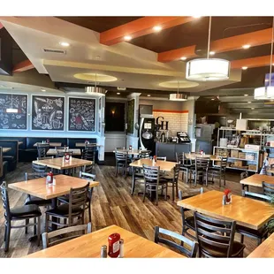 Inside Grill House. Northbrook, IL .Gyros Salads Wraps Burgers Pitas HotDogsGrinders Wings Ribs Steak &amp; Chops Pasta Beers etc. Cool!