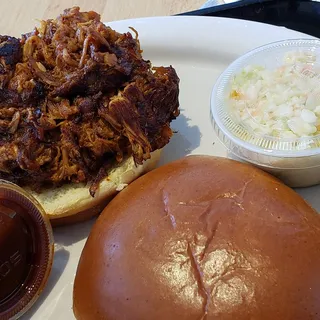 PULLED PORK SANDWICH