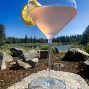 ENGLISH BOUQUET-

Jasmine &amp; Rose flavored Gin accompanied by elderflower liqueur, honey, and lemon juice