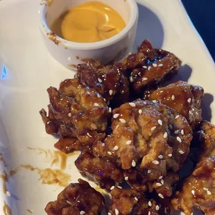 fried chicken wings, poultry, chicken wings and fried chicken, fried chicken, chicken wings, bbq wings, bbq chicken, chicken, food