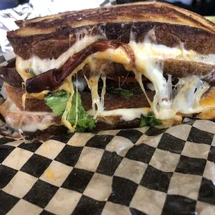 Grilla Cheese Burger