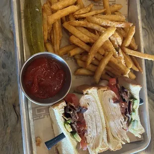 Caddie Club &amp; Fries