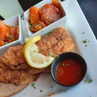 Fried catfish with double sided of yams