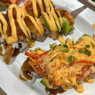 Sumo roll and volcano roll