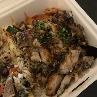 Chicken bowl with house sauce