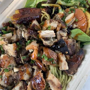 Chicken and garlic noodles, flavor galore