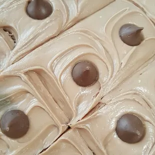 Chocolate Cream cheese cake with kisses