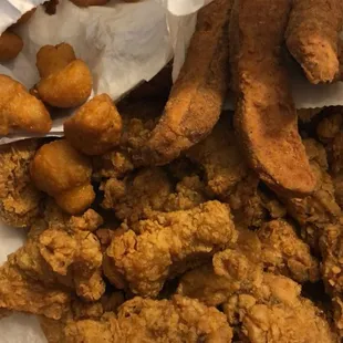 Order of fried mushrooms, 5 wedges and 30 regular wings for $21.04!