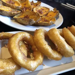 nion rings on a plate
