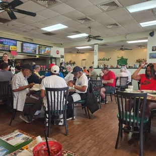 Check out the crowd!! Always bustling!!