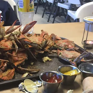 These fresh hot crabs just keep coming out.