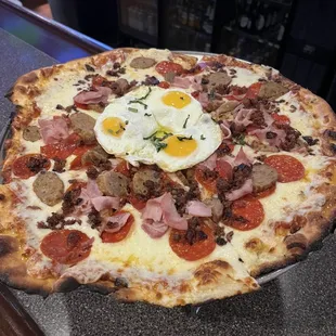 Pinzone&apos;s Meat lovers Pizza